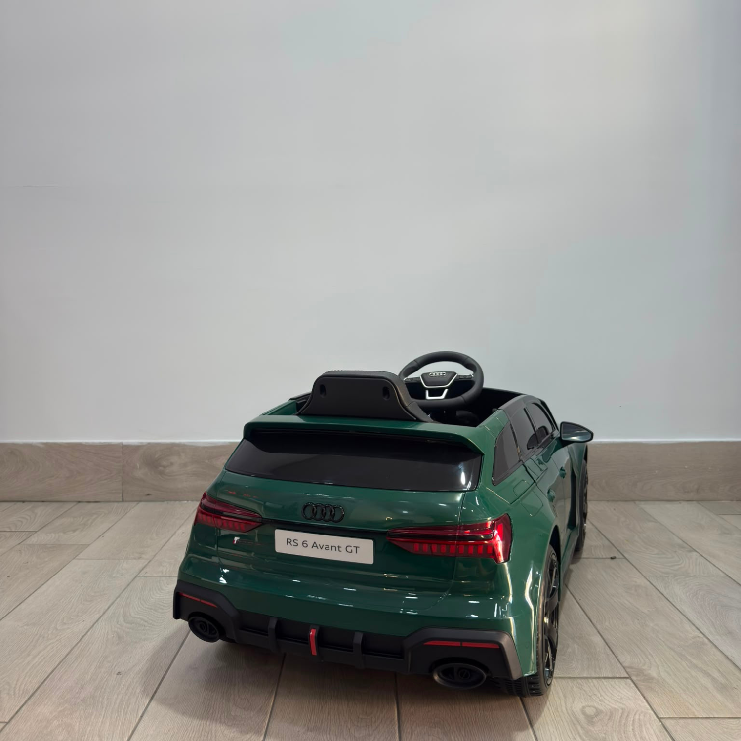 Auto Elettrica per Bambini AUDI RS6 GT full optional con Licenza Ufficiale Luci Led Suoni Realistici Cinture di Sicurezza