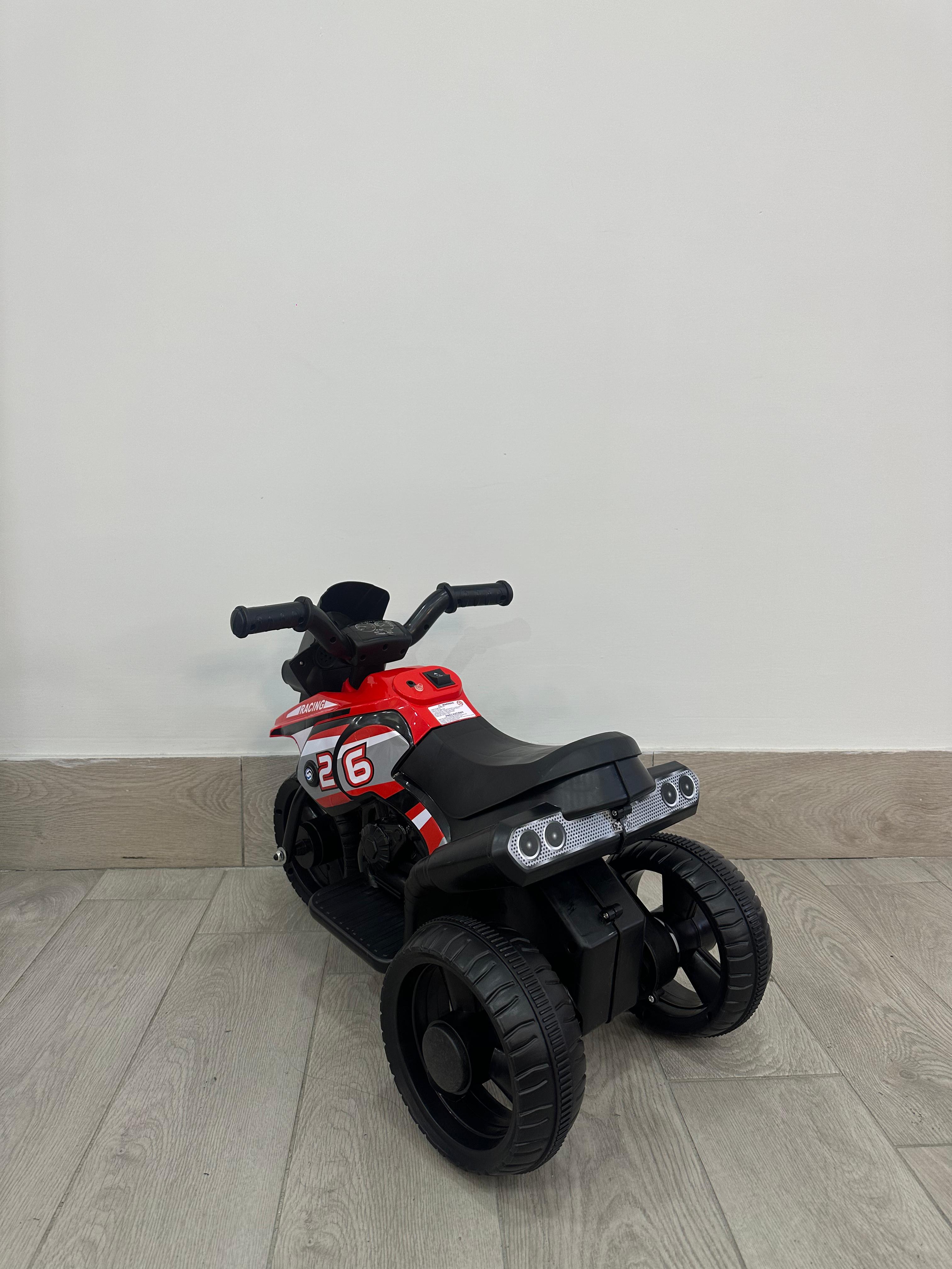 Moto Elettrica per Bambini Lamas 6V Luci Led Suoni Realistici