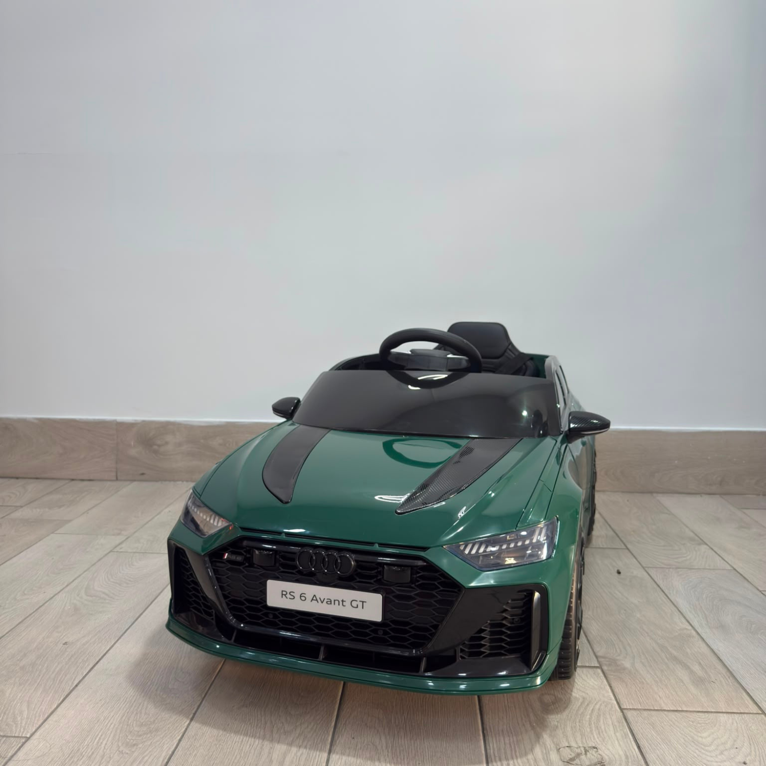 Auto Elettrica per Bambini AUDI RS6 GT full optional con Licenza Ufficiale Luci Led Suoni Realistici Cinture di Sicurezza