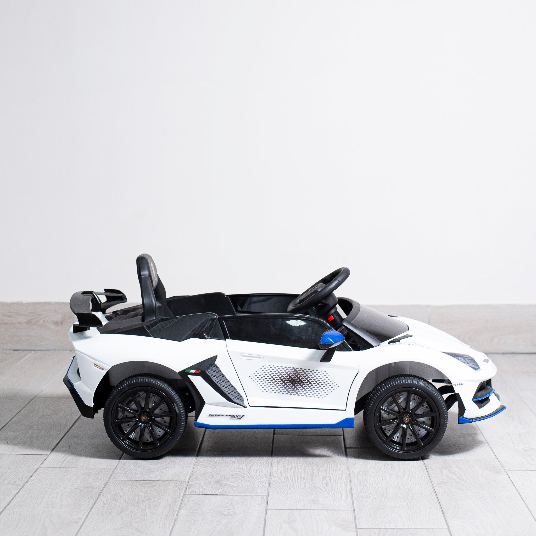 Auto Elettrica per Bambini Lamborghini Svj Small 12V con Licenza Ufficiale Luci Led Suoni Realistici Mp3 Telecomando Cinture di Sicurezza