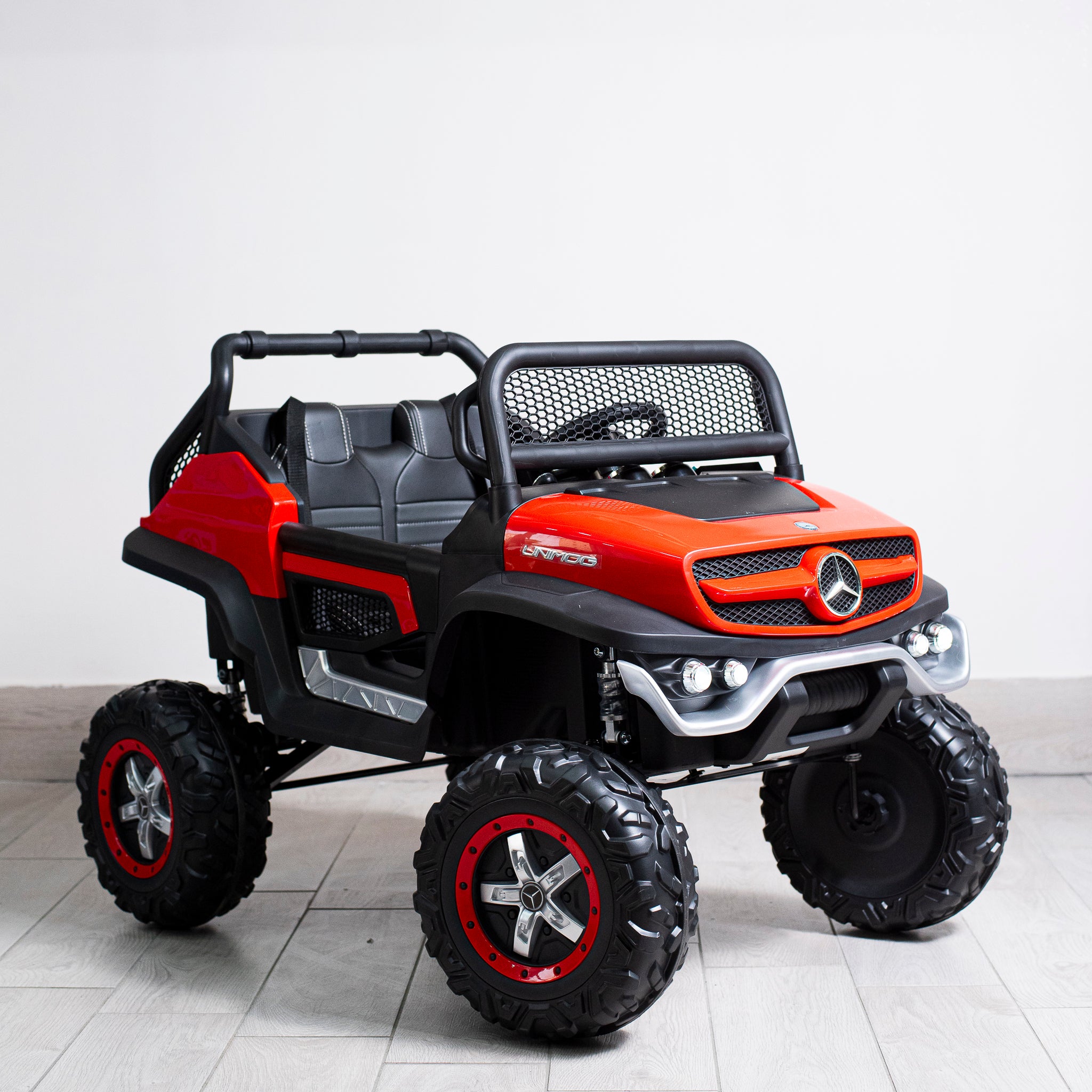 Auto Elettrica per Bambini Mercedes Unimog 12V con Licenza Ufficiale Luci Led Suoni Realistici Display MP4 Telecomando Cinture di Sicurezza
