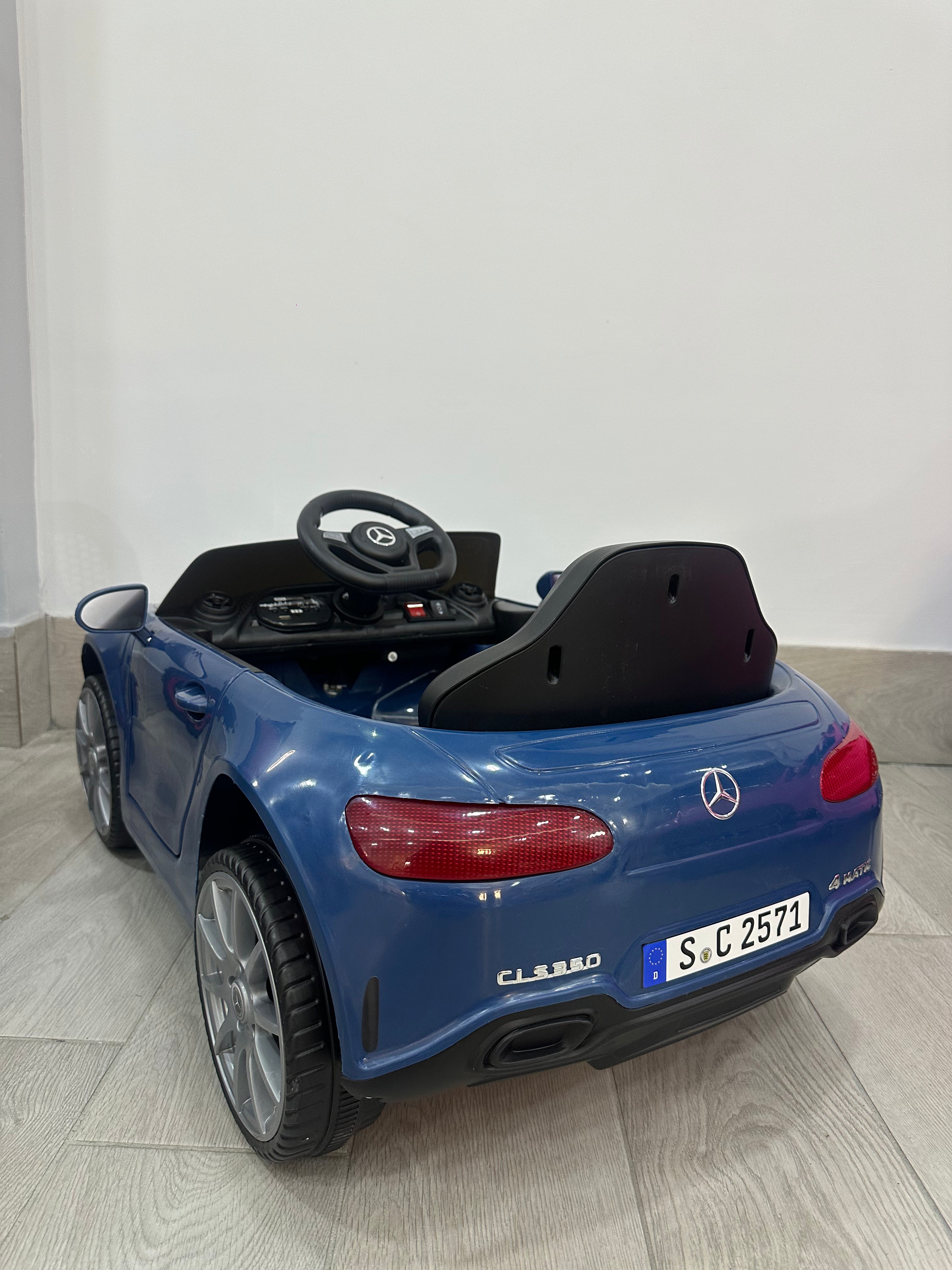 Auto Elettrica per Bambini Mercedes CLS Small 12V con Licenza Ufficiale Luci Led Suoni Realistici