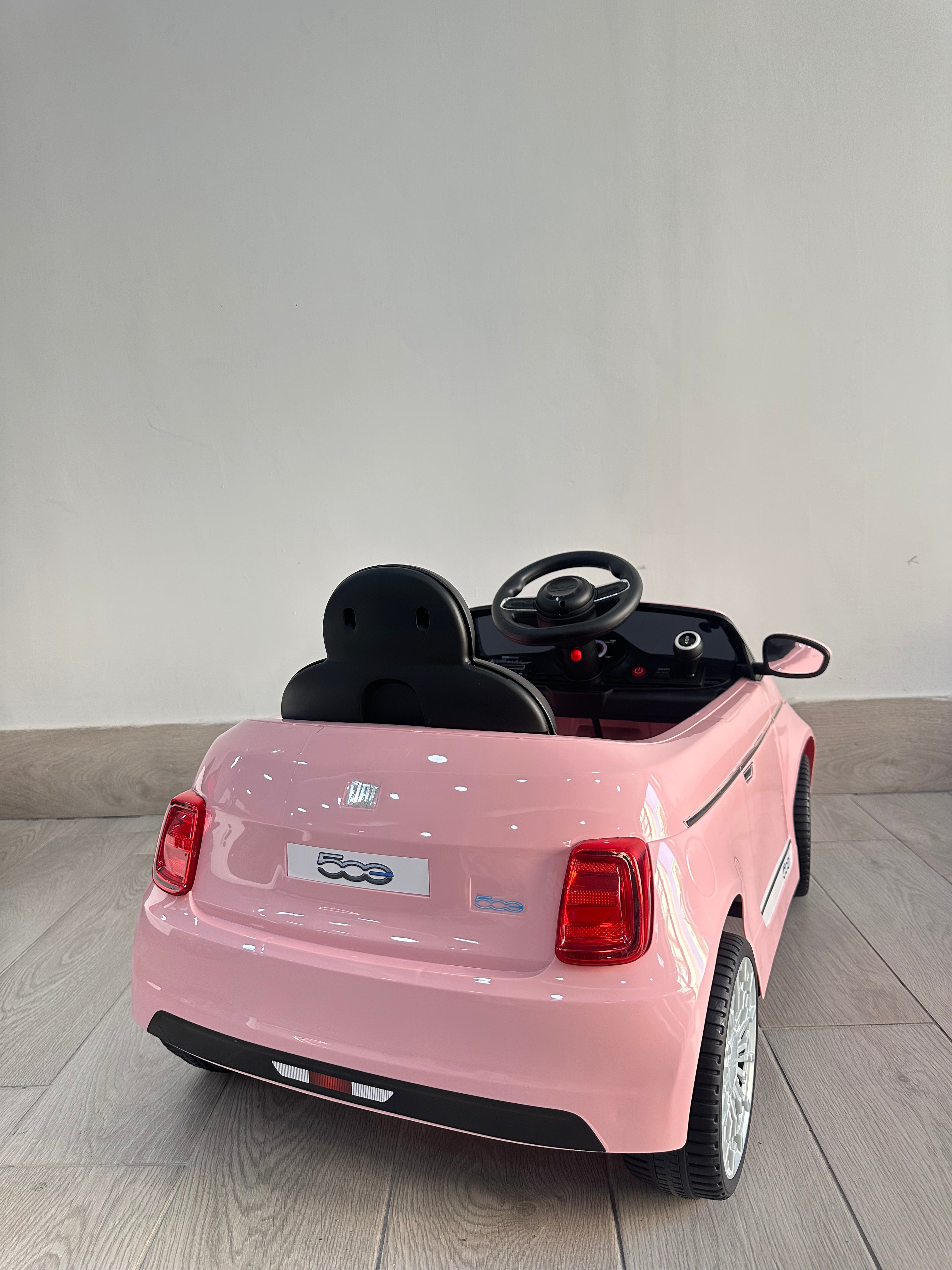 Auto Elettrica per Bambini Fiat 500 12V con Licenza Ufficiale Luci Led Suoni Realistici MP3 Telecomando Cinture di SIcurezza