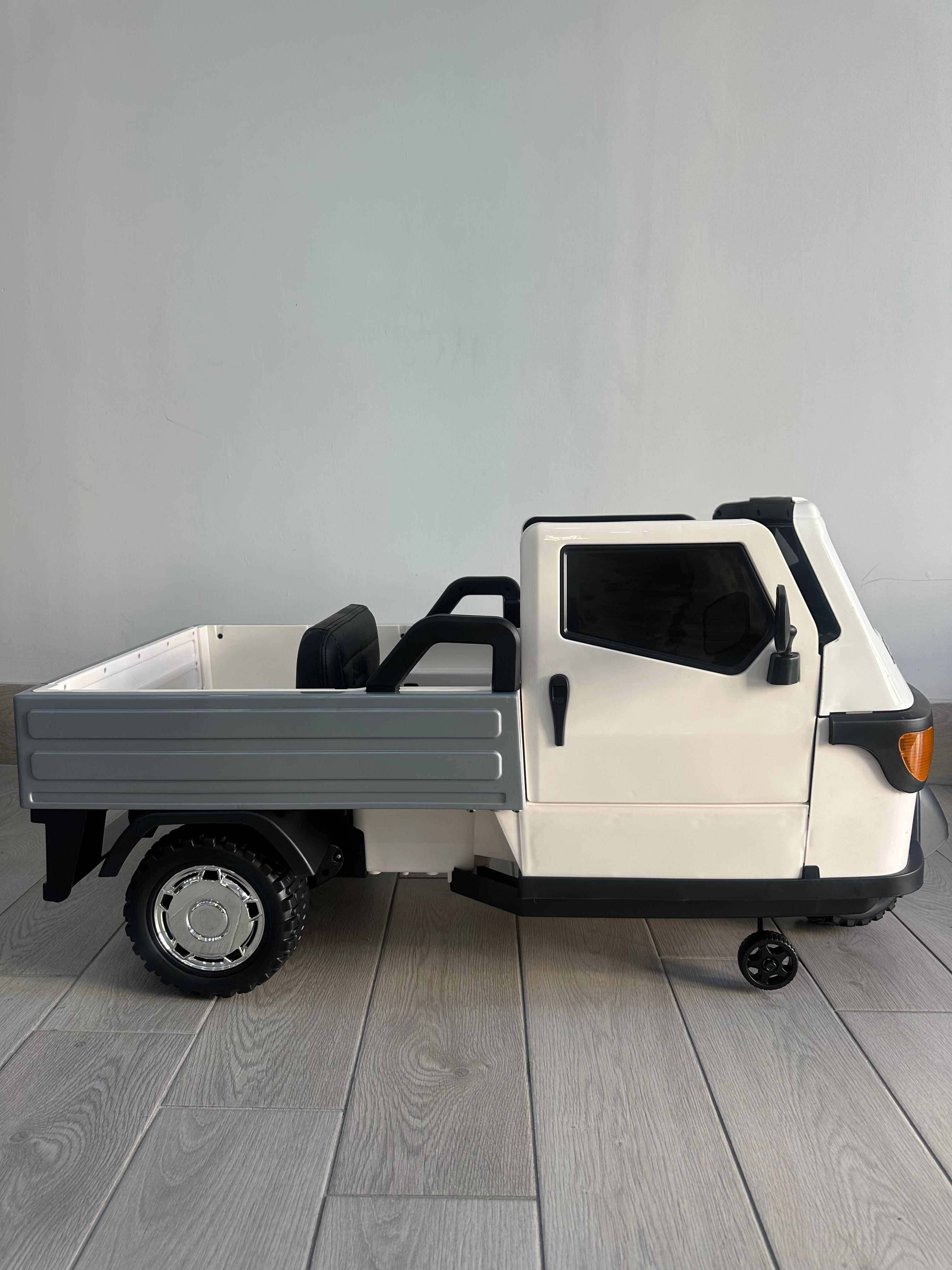 Auto Elettrica per Bambini Ape Car 12V con Licenza Ufficiale Suoni Realistici Luci Led Cinture di Sicurezza