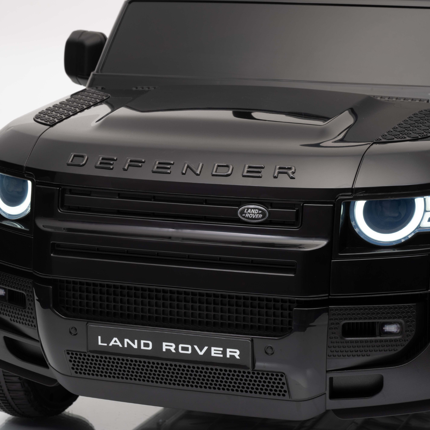 Auto Elettrica per Bambini Land Rover DEFENDER 12V con Licenza Ufficiale Luci Led Suoni Realistici Telecomando Cinture di Sicurezza